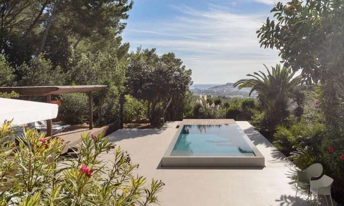 Can Furnet Villa | Modern Villa, Sea view & Eivissa old town view 15 min away from the airport