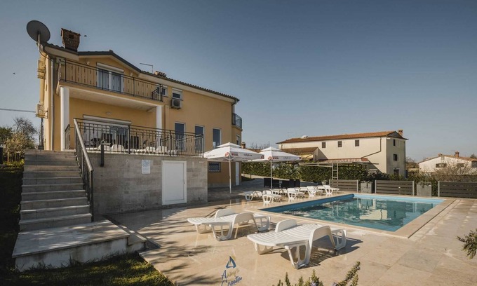 Momjan Villa | Modern Villa with Heated Pool Close to Beaches for up to 8+2 Guests