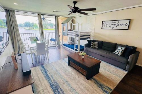 Walden on Lake Conroe Apartment | Modern Waterfront Gem with Breathtaking water views