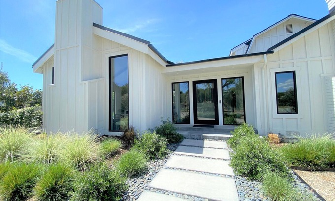 Los Olivos House | Modern Wine Country Home with Pool, Spa & Sauna, EV Charging