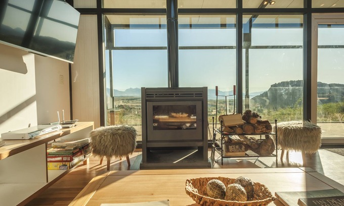 Dina Huapi House | MODERNA CASA DE MONTAÑA EN LA MESETA PATAGONICA EN EL VALLE DEL ÑIRIHUAU