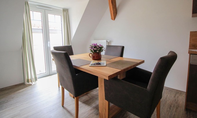 Burgbernheim Apartment | Moderne Ferienwohnung in Zentraler Aber Ruhiger Lage