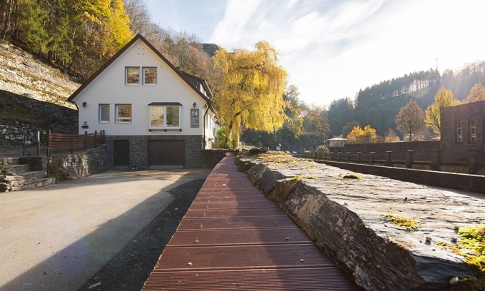 Monschau Apartment | Moderne Ferienwohnung nur Wenige Fußminuten zur Historischen Altstadt