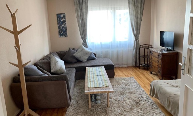 Dillingen Apartment | Moderne Ferienwohnung mit Balkon im schönen Saarland