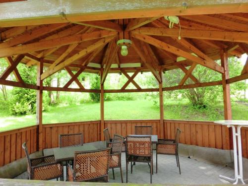 Grunhainichen Villa | Moderne Villa in Borstendorf mit Park, cleaning included