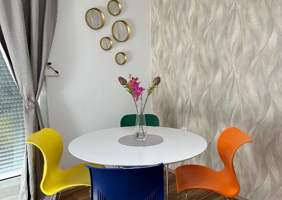 Gries Apartment | Moderne Wohnung mit 2 Balkonen, Self check-in, Parking