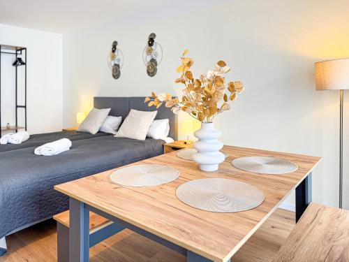 Oberdorla Apartment | Modernes Studio mit Balkon & Parkplatz, Wifi- K#1