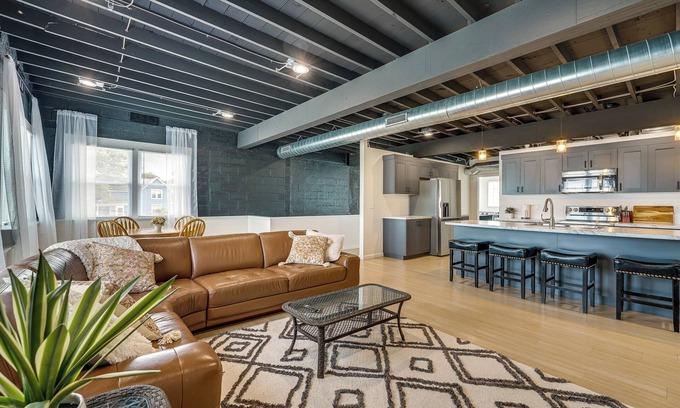 St. Clair Apartment | Modernized St Clair Apartment: Walk to Boardwalk!