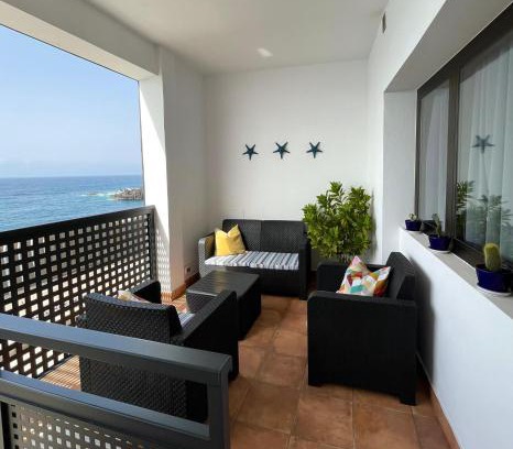 Puerto de la Cruz Apartment | Moderno apartamento frente al mar
