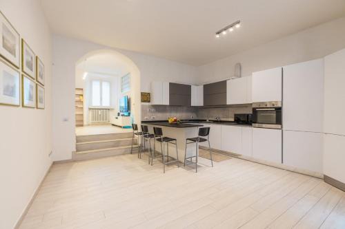 Albate Apartment | Moderno Appartamento Grande Comfort Como