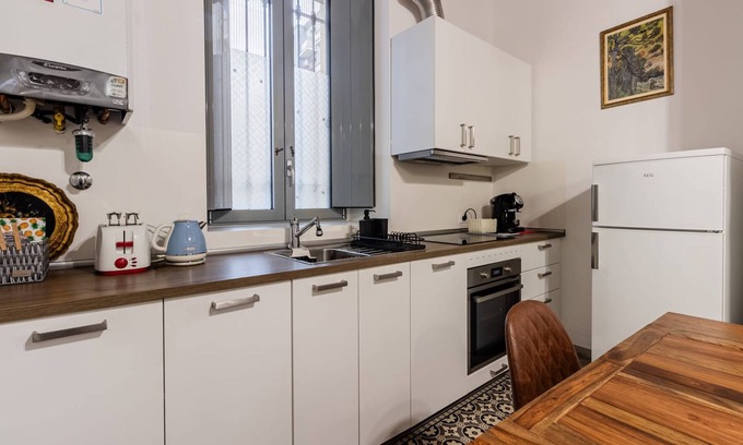 Corsico Apartment | Moderno Loft nel Cortile di un Casale Storico