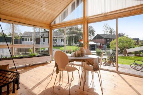 Viskafors Villa | Modernt hus nära natur & stad