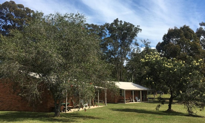 Batemans Bay Cottage | Mogendoura Farm 3 COTTAGES MAX 12 ADULTS but 18 people including children