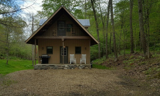 Loudonville Cottage | Mohican river and Mohican state park cottage