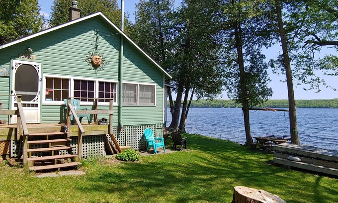 Centre Hastings Cabin | Moira Lake Waterfront Cottage in Madoc