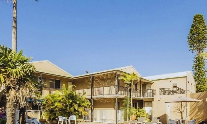 Mollymook Hotel | Mollymook Shored Hotel