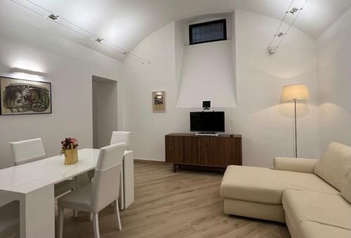 Malgrate House | MOLO 7 - ANTESITUM - classic, modern and cozy
