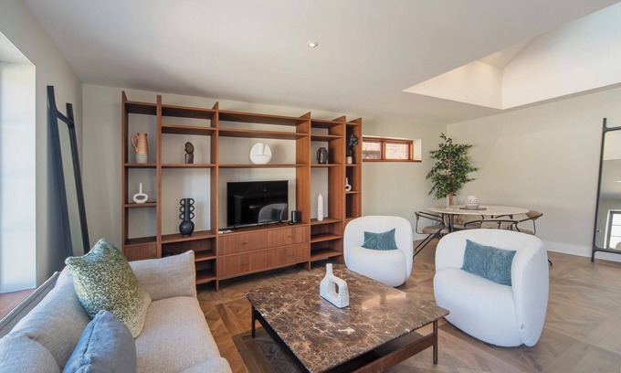 Stoke Apartment | Monaco Resort Apartment with Access to Swimming Pool and Gym Facilities