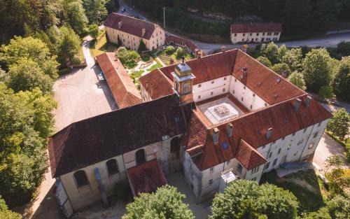 Consolation-Maisonnettes Hotel | Monastère du Val de Consolation