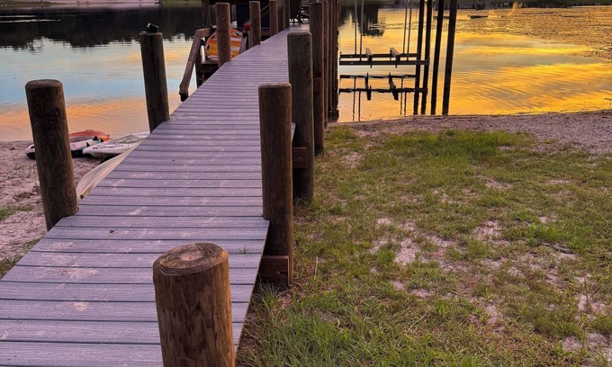 Edgar House | Monkey Business – Private Lake, Dock, Stunning Views, Close to Gainesville UF
