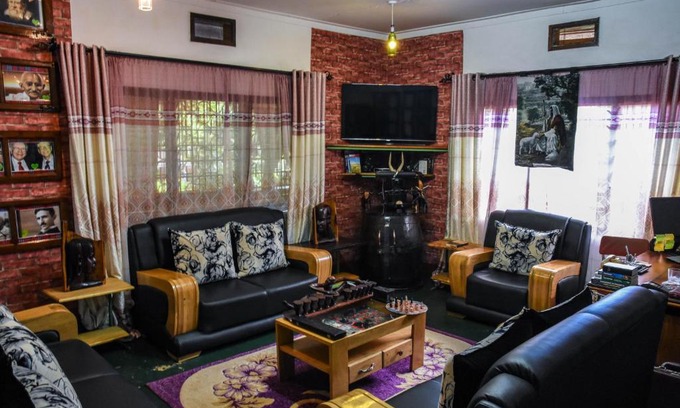 Moshi Hotel | MONKEY LODGE & CAMP
