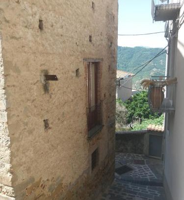Ficarra Apartment | Monolocale in via San Sebastiano Ficarra