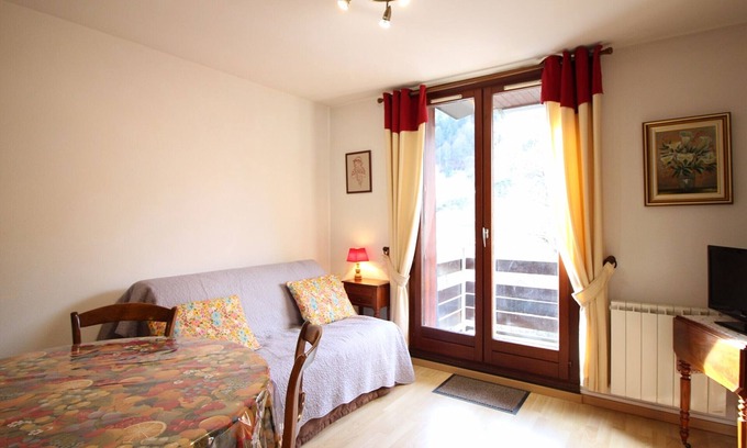 Mont-Dore Apartment | Mont-Dore: Confortable F2 34m², 2 étoiles, Balcon, Parking, 650m des Thermes & Commerces