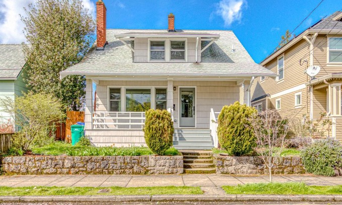Montavilla House | Montavilla Gem