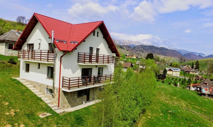 Sirnea House | Monte Crai, your comfy nest in Transylvania, surrounded by mountains