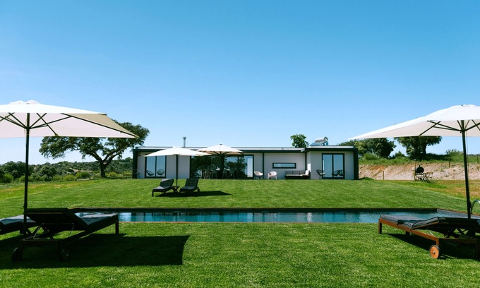 Montargil House | MONTE DA FIFAS Countryside house with a pool and a magnificent view over the dam
