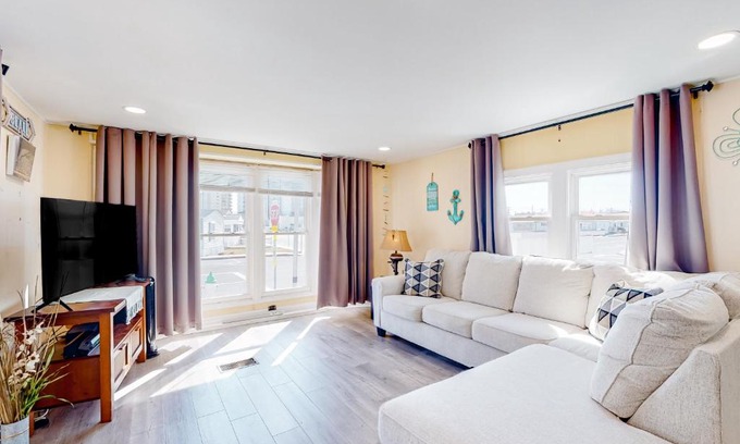Montego Bay House | Montego Bay - Atlantic 13300