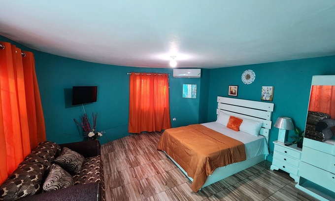 Montego Bay Apartment | Montego Bay Rooms and Tours