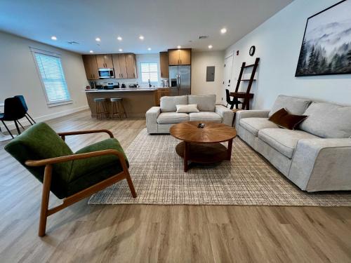 Montgomery Apartment | Montgomery Modern