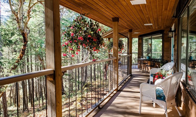 Malahat Cottage | Monthly discount. 1 BD 1 BA. Close to Hwy1. Central location S.Island, private