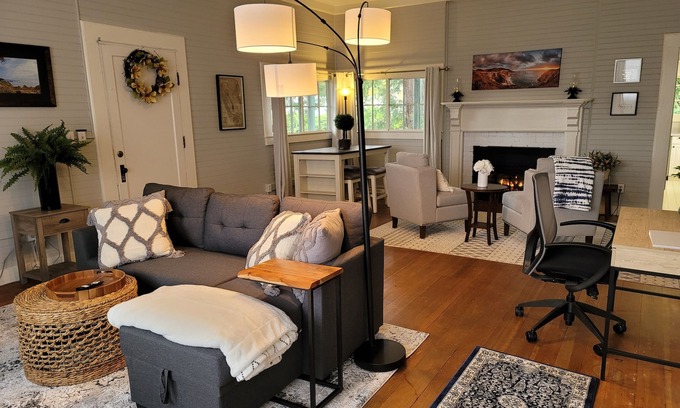 Monterey House | Monthly Rental - Great for extended staysnClose to Downtown & Attractionsn