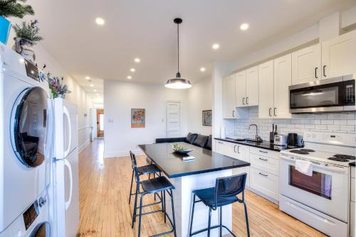 Sainte-Marie Apartment | Montreal Vacation & Attractions Home by Downtown & Plateau