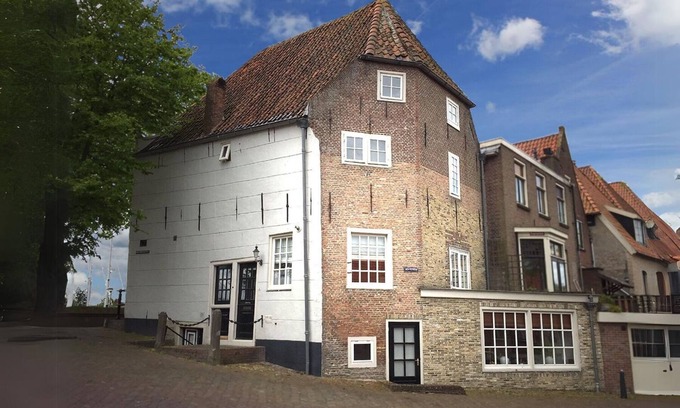 Medemblik House | Monumental Dutch house in old center on harbor. Unique and luxurious location!