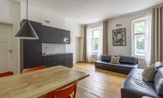 Friedrichshain Apartment | Mooeve 10 apartment in Berlin