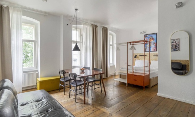 Friedrichshain Apartment | Mooeve 16 apartment in Berlin