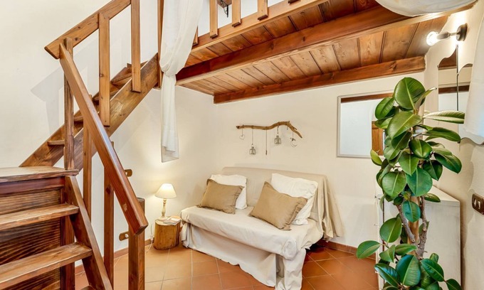 Vezzano Ligure House | Moon in the Castle, Sea Lands