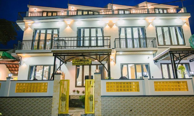 Hoi An Apartment | Moon River House