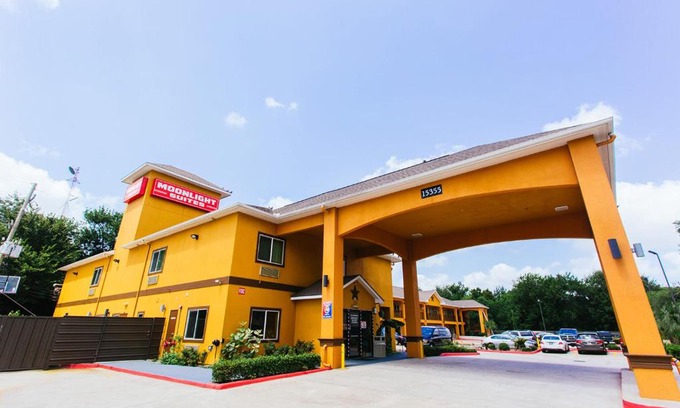 Greater Greenspoint Hotel | Moonlight Suites - Houston/George Bush Int'l Airport