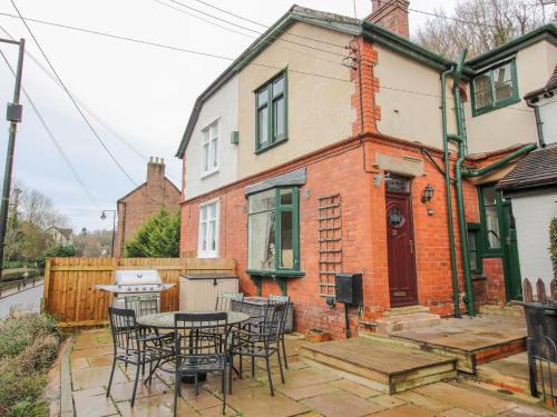 Coalbrookdale House | Moonriver