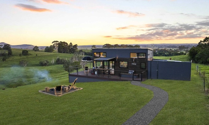 Meroo Meadow Apartment | 'Moonsong' - Romantic Off-grid Mountain Retreat