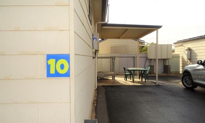 Moonta Bay House | Moonta Bay Cabins - Cabin 10