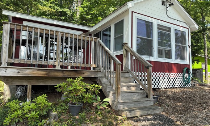 Denmark Cottage | Moose Pond Denmark ME, Lakefront Cottage with Dock, Sleeps 5