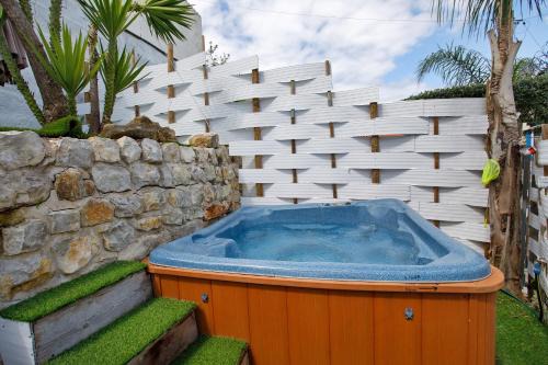 Nossa Senhora das Misericordias House | Moradia Dos Castelos Azul