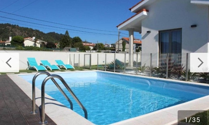 Marinhas House | Moradia dos Telhadinhos Avec Piscine a 1.5km de la Plage et 1.5 km de la Montagn