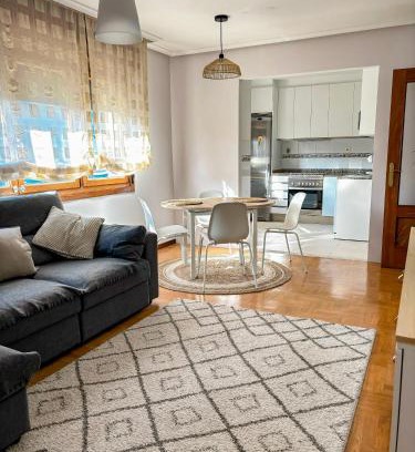 Distrito Oeste Apartment | Moreda 48 - 2 Hab y 2 Baños - Garaje y Wifi - VUT-4961-AS