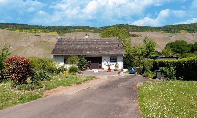 Wehlen Apartment | Moselle Vineyard Escape